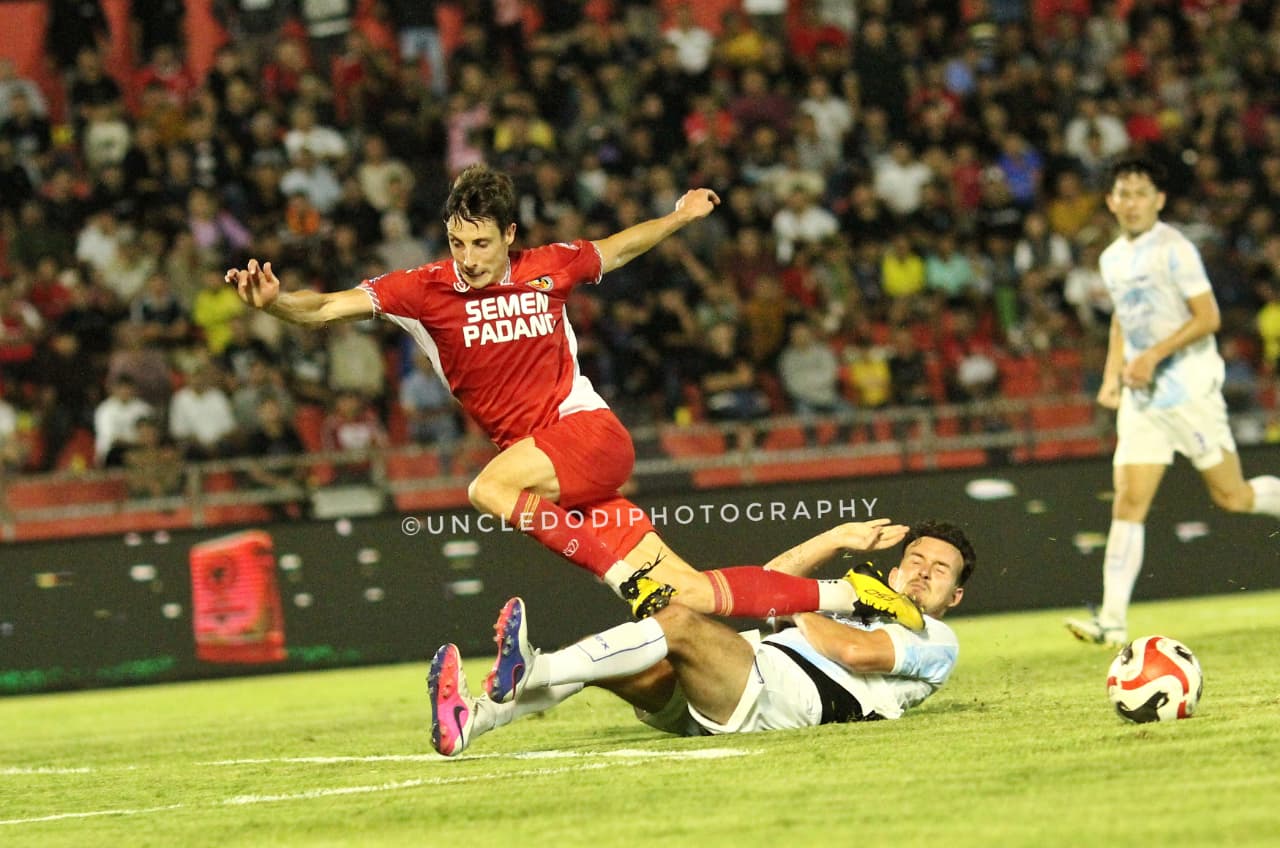 Guilermo Fernandez gagal sumbang kemenangan di Agus Salim (Foto: Dodi Kurniawan)